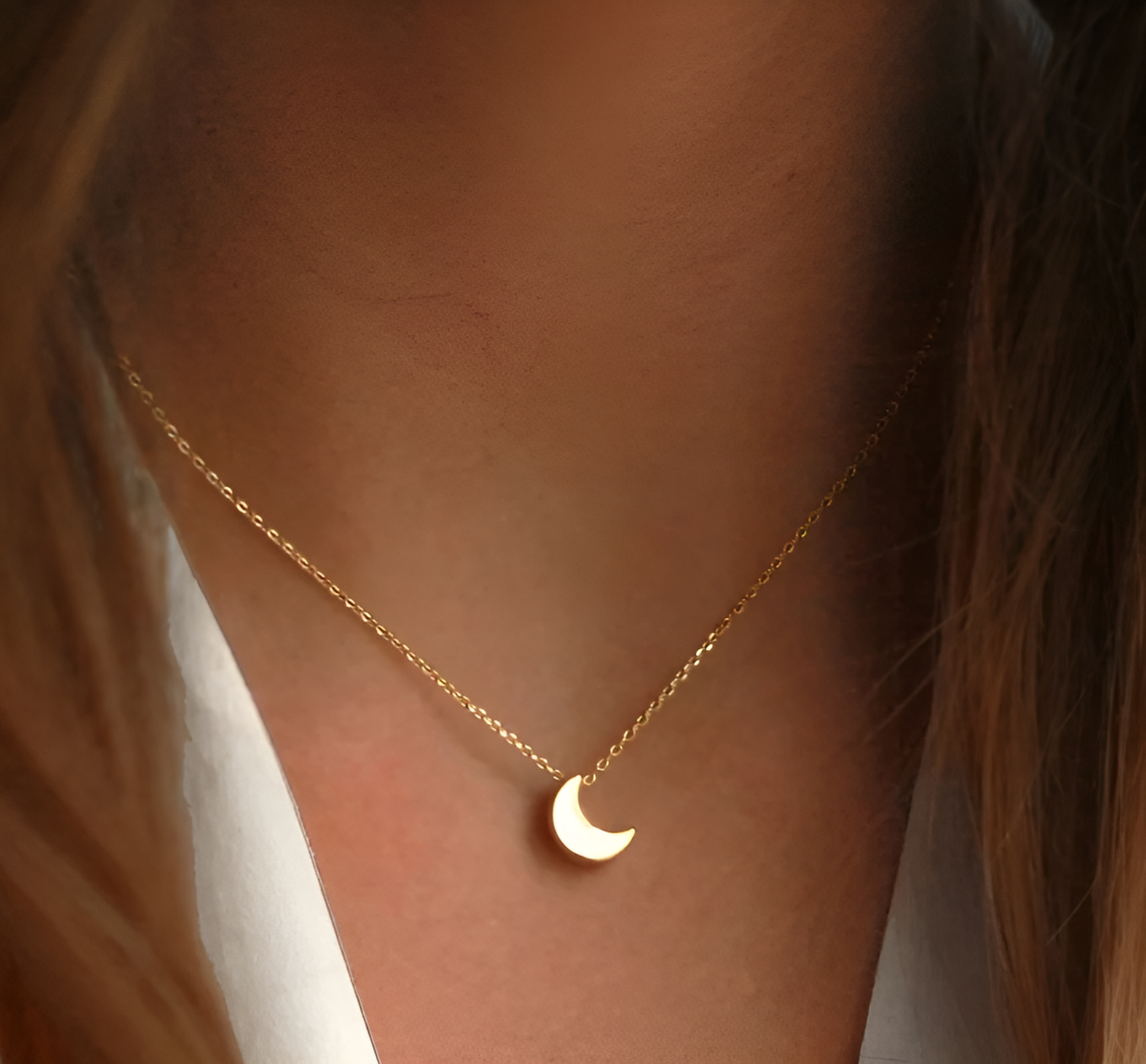 925 Sterling Silver Crescent Moon Necklace