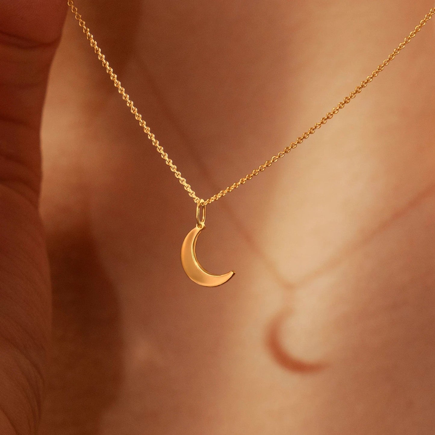 925 Sterling Silver Crescent Moon Necklace