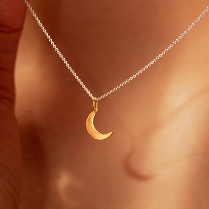 925 Sterling Silver Crescent Moon Necklace