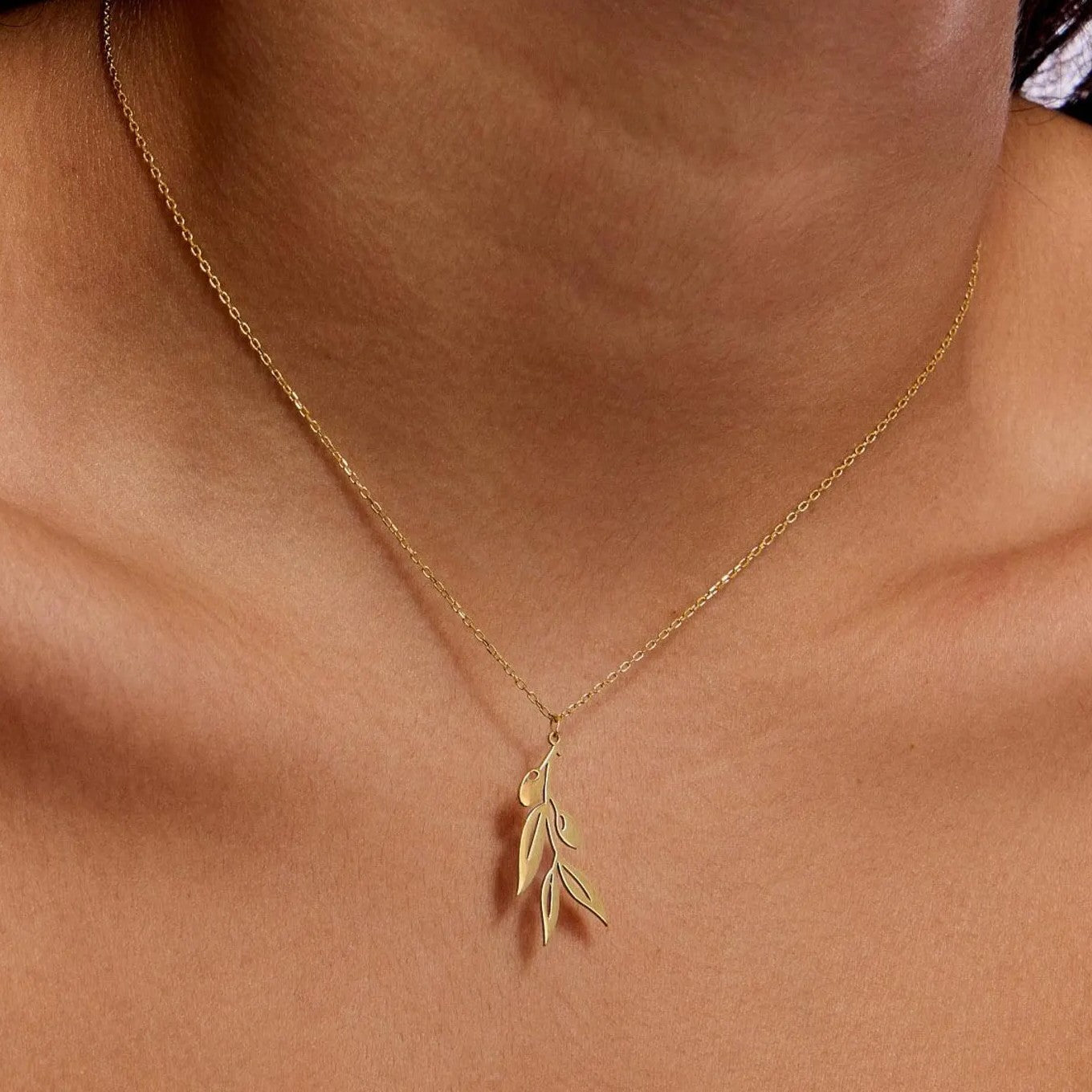925 Sterling Silver Olive Branch Elegant Necklace