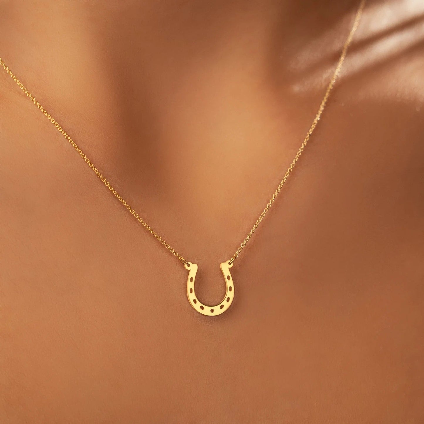 925 Sterling Silver Horse Shoe Necklace