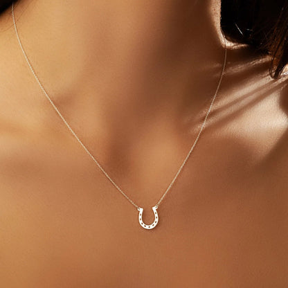 925 Sterling Silver Horse Shoe Necklace