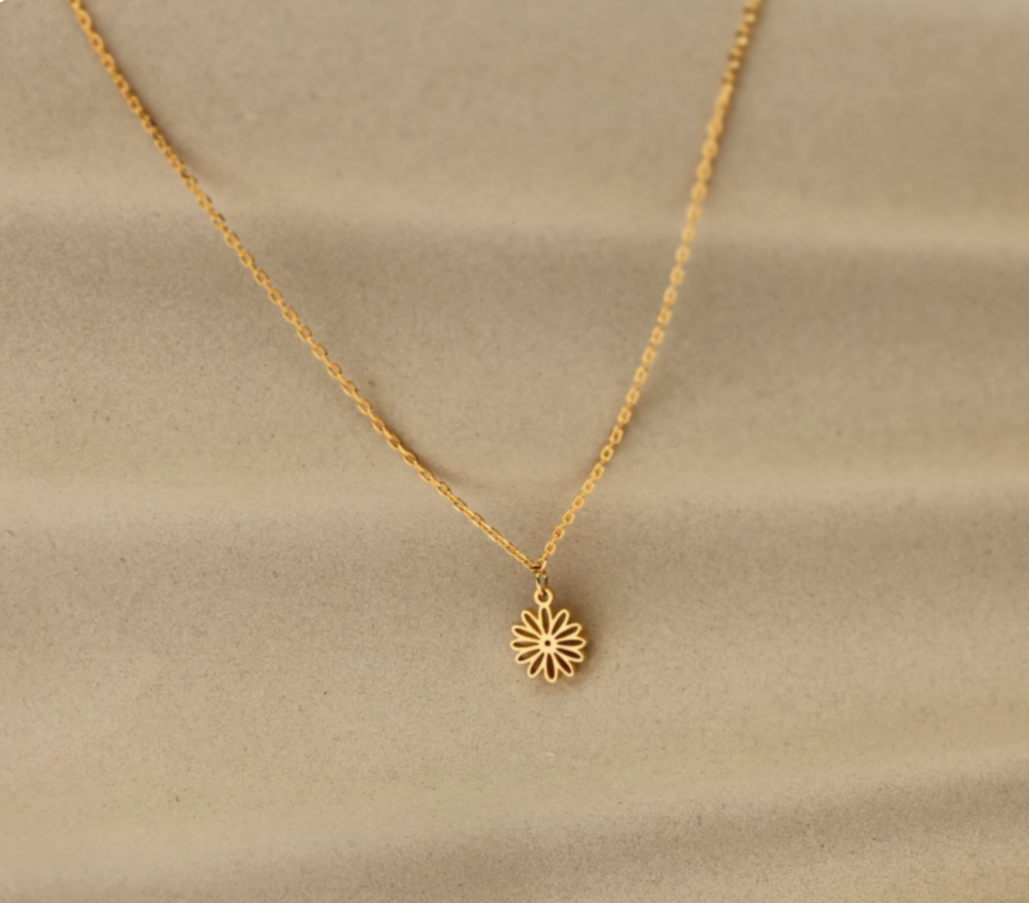 925 Sterling Silver Daisy Flower Symbol Necklace