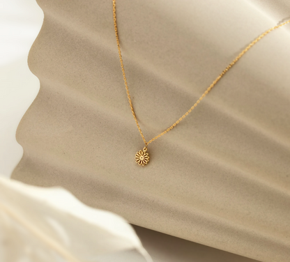 925 Sterling Silver Daisy Flower Symbol Necklace